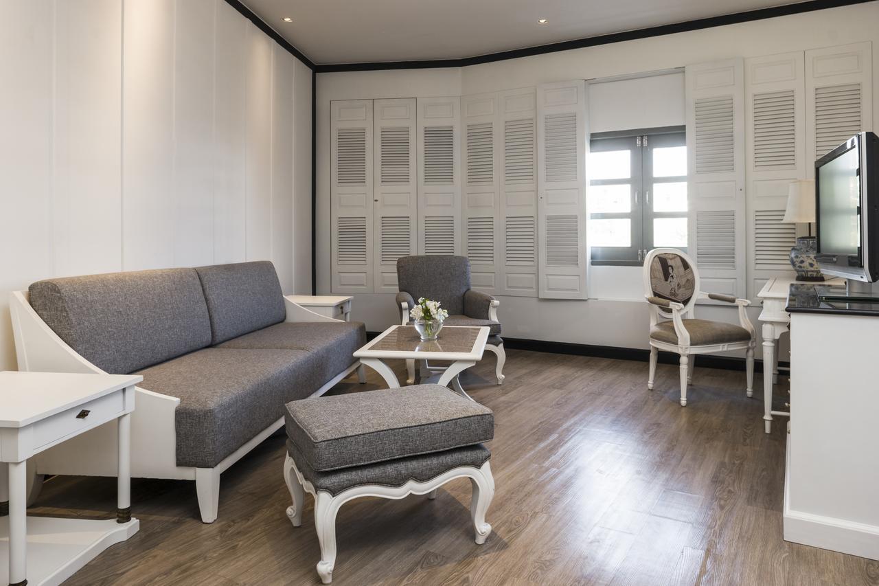 Governess Suite,697028850:JPEG